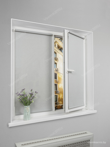 Рулонная штора Санскрин SS 300-03 Серая с комплектом алюминиевых направляющих фото 3