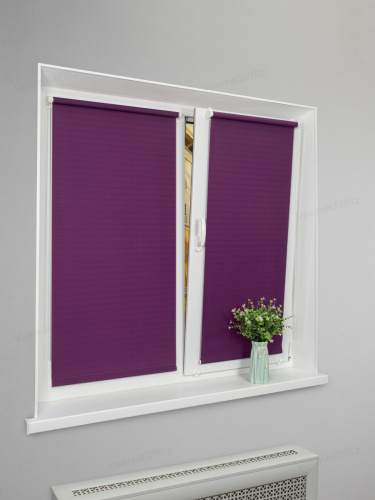 Рулонная штора LmDecor «Лайт 06» Фиолетовая в коробе с направляющими